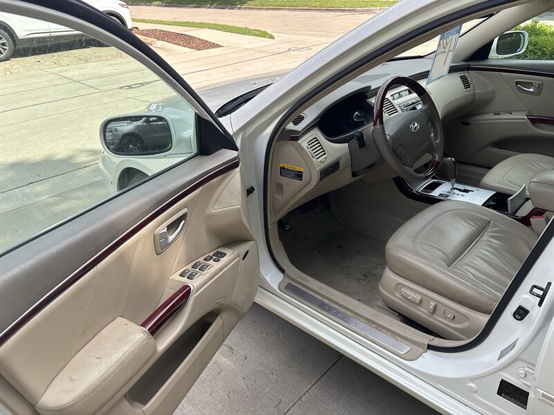 2006 Hyundai Azera SE - Photo 6 - Topeka, KS 66608