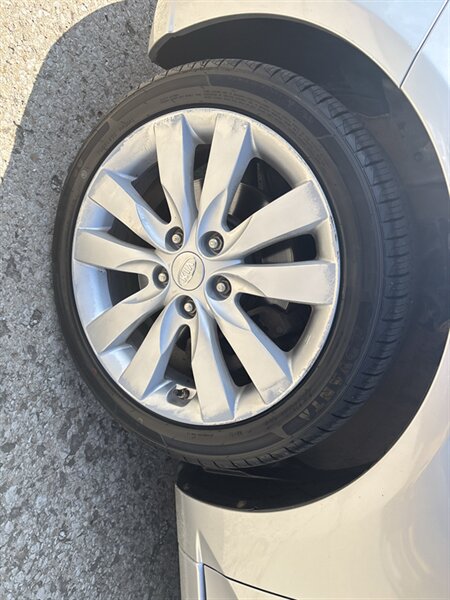 2011 Kia Forte SX   - Photo 6 - Topeka, KS 66608