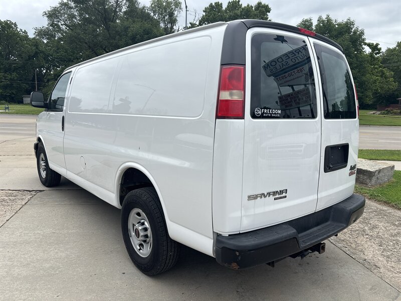 2015 GMC Savana 2500   - Photo 3 - Topeka, KS 66608