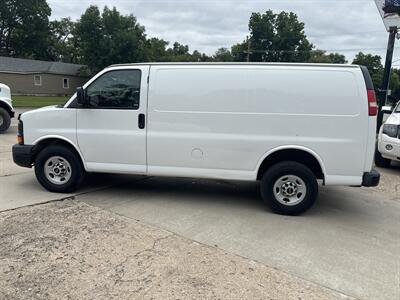 2015 GMC Savana 2500 - Photo 2 - Topeka, KS 66608