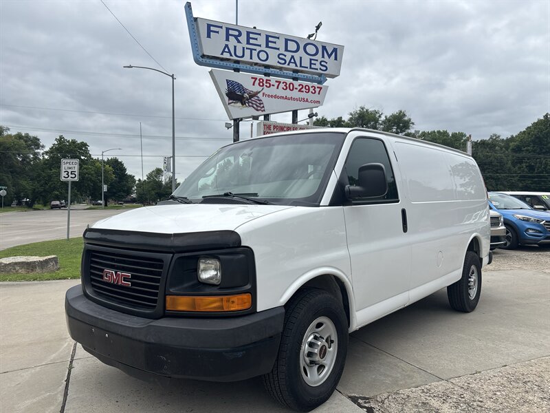 2015 GMC Savana 2500 Cargo Van's photo