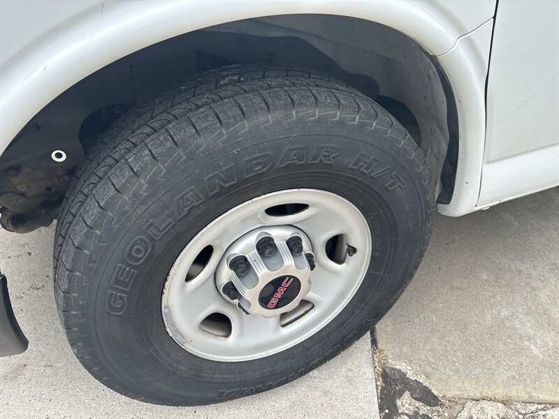 2015 GMC Savana 2500   - Photo 6 - Topeka, KS 66608