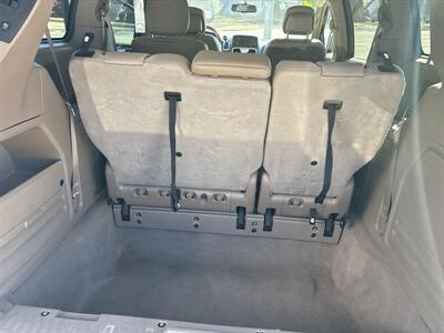 2015 Chrysler Town & Country Touring - Photo 23 - Topeka, KS 66608