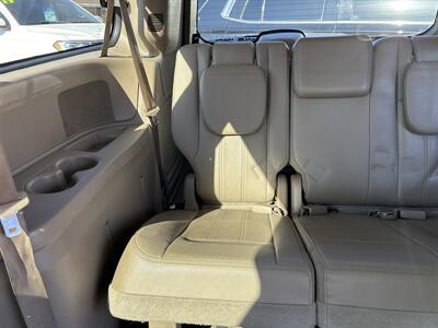 2015 Chrysler Town & Country Touring - Photo 22 - Topeka, KS 66608