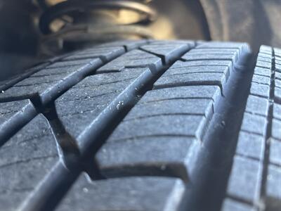 2012 Buick Enclave Leather   - Photo 11 - Topeka, KS 66608