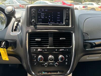 2019 Dodge Grand Caravan SXT   - Photo 27 - Topeka, KS 66608