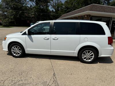 2019 Dodge Grand Caravan SXT   - Photo 6 - Topeka, KS 66608