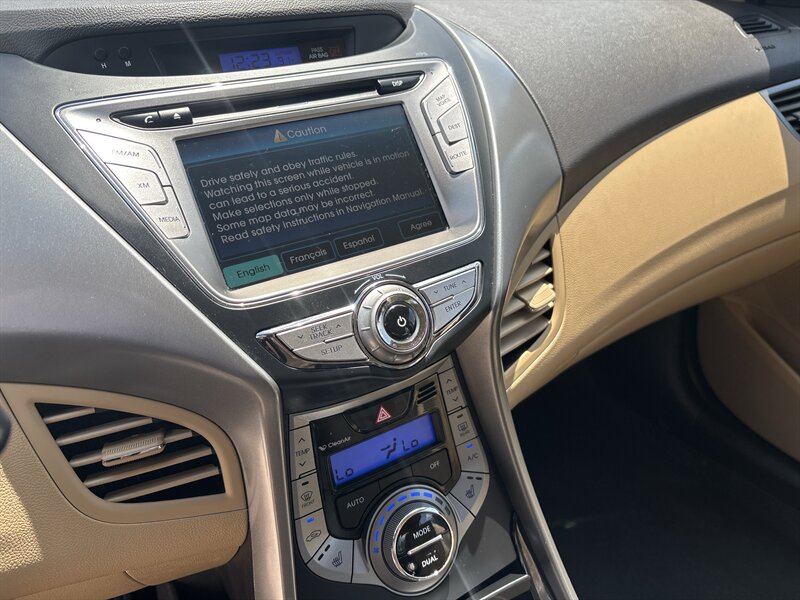 2013 Hyundai ELANTRA GLS   - Photo 17 - Topeka, KS 66608