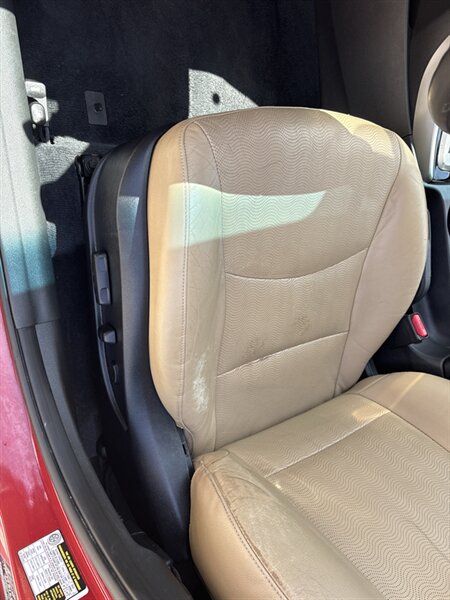 2013 Hyundai ELANTRA GLS   - Photo 13 - Topeka, KS 66608