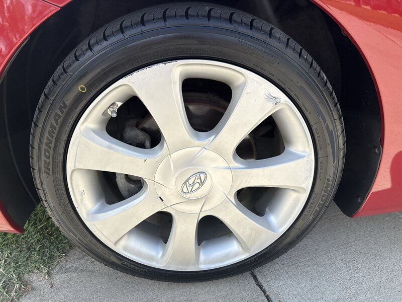 2013 Hyundai ELANTRA GLS   - Photo 9 - Topeka, KS 66608