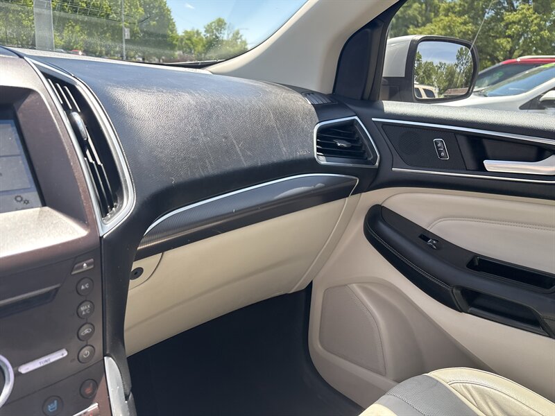 2016 Ford Edge Titanium - Photo 16 - Topeka, KS 66608