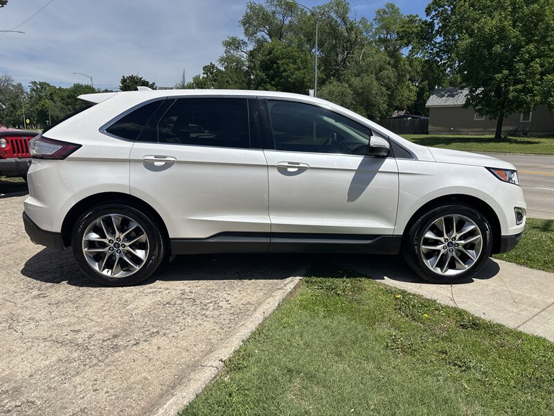 2016 Ford Edge Titanium - Photo 2 - Topeka, KS 66608