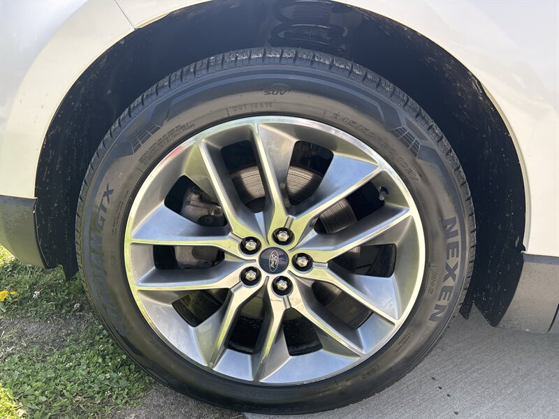 2016 Ford Edge Titanium - Photo 7 - Topeka, KS 66608