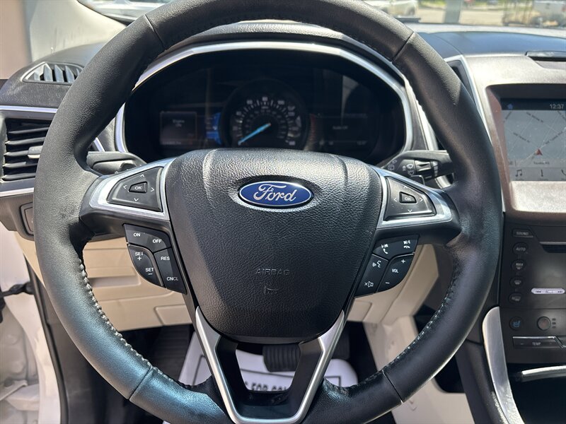 2016 Ford Edge Titanium - Photo 13 - Topeka, KS 66608