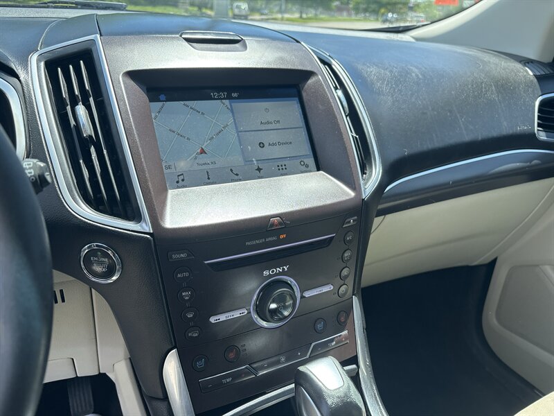 2016 Ford Edge Titanium - Photo 14 - Topeka, KS 66608