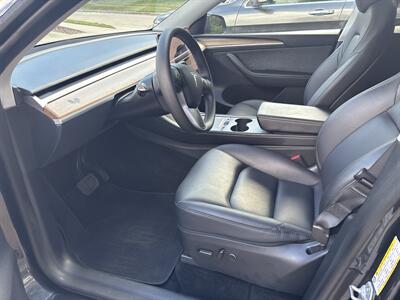 2024 Tesla Model Y Long Range   - Photo 10 - Topeka, KS 66608