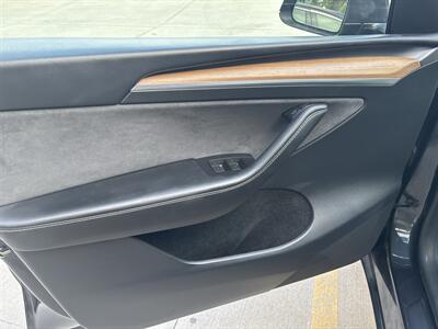 2024 Tesla Model Y Long Range   - Photo 9 - Topeka, KS 66608