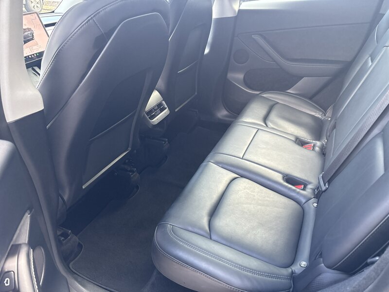 2024 Tesla Model Y Long Range   - Photo 16 - Topeka, KS 66608