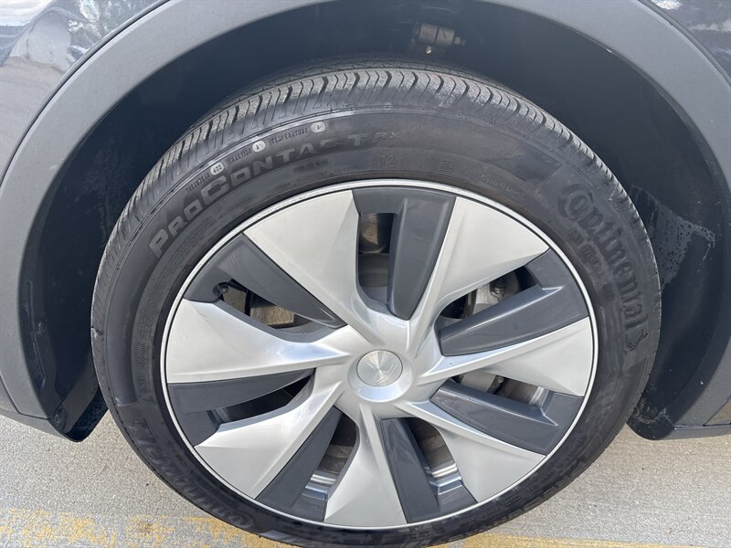 2024 Tesla Model Y Long Range   - Photo 7 - Topeka, KS 66608