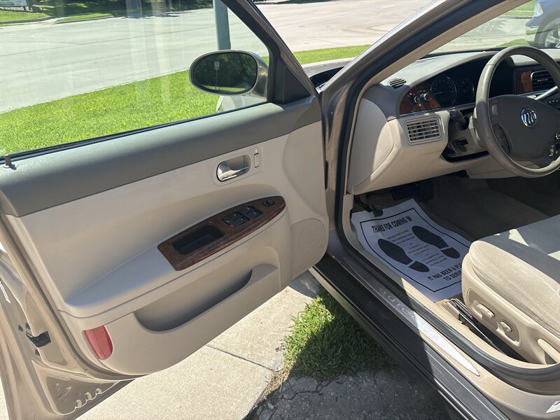 2006 Buick LaCrosse CX   - Photo 10 - Topeka, KS 66608