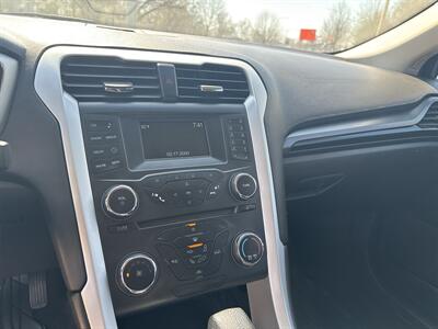 2015 Ford Fusion SE   - Photo 16 - Topeka, KS 66608