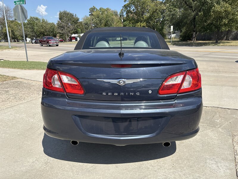 2008 Chrysler Sebring Limited   - Photo 4 - Topeka, KS 66608