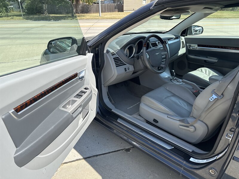 2008 Chrysler Sebring Limited   - Photo 11 - Topeka, KS 66608