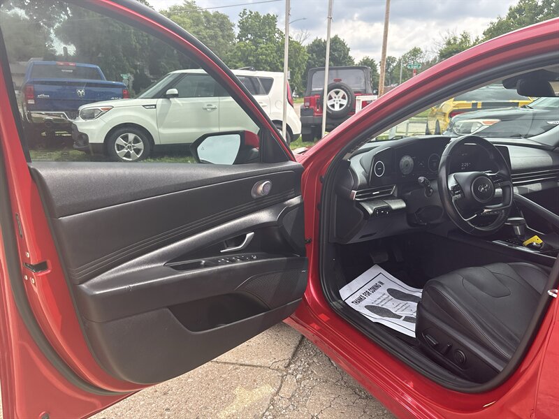 2021 Hyundai ELANTRA Limited - Photo 4 - Topeka, KS 66608