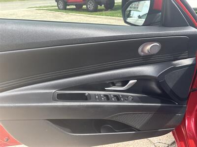 2021 Hyundai ELANTRA Limited - Photo 5 - Topeka, KS 66608