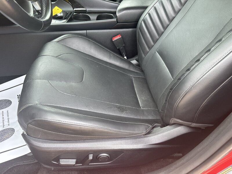 2021 Hyundai ELANTRA Limited - Photo 6 - Topeka, KS 66608