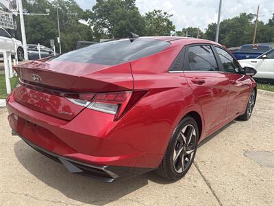 2021 Hyundai ELANTRA Limited - Photo 2 - Topeka, KS 66608