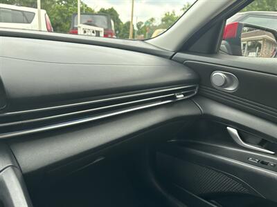 2021 Hyundai ELANTRA Limited - Photo 16 - Topeka, KS 66608