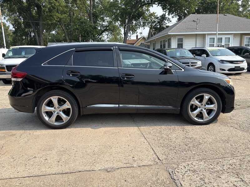 2013 Toyota Venza LE  