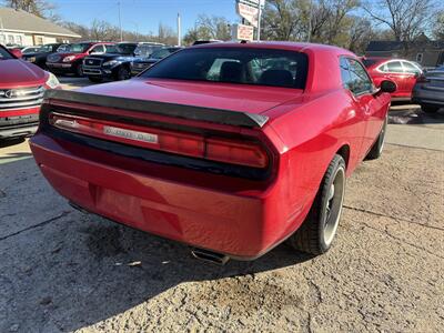 2013 Dodge Challenger SXT   - Photo 4 - Topeka, KS 66608