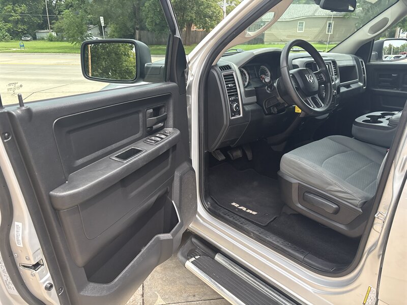 2016 RAM 1500 Tradesman   - Photo 9 - Topeka, KS 66608