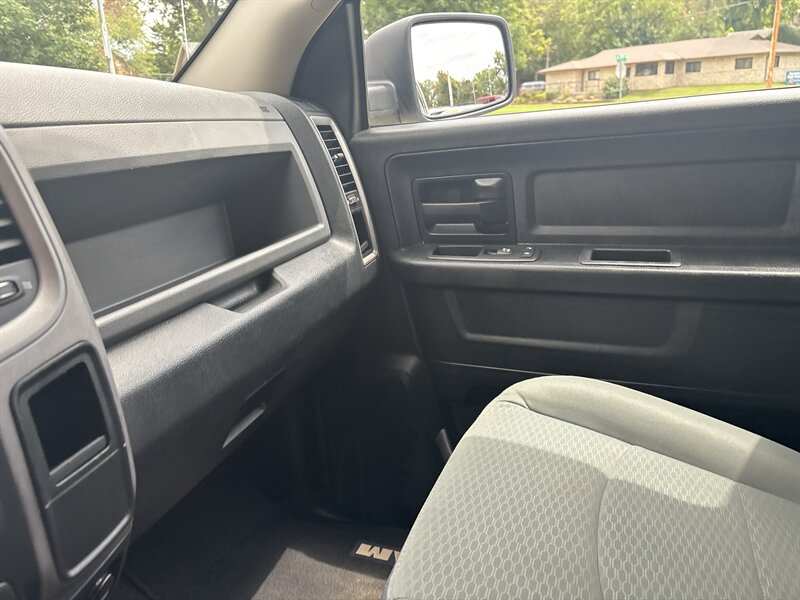 2016 RAM 1500 Tradesman   - Photo 13 - Topeka, KS 66608
