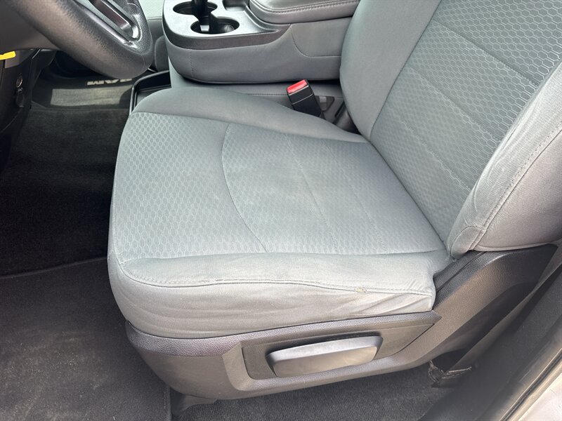 2016 RAM 1500 Tradesman   - Photo 10 - Topeka, KS 66608