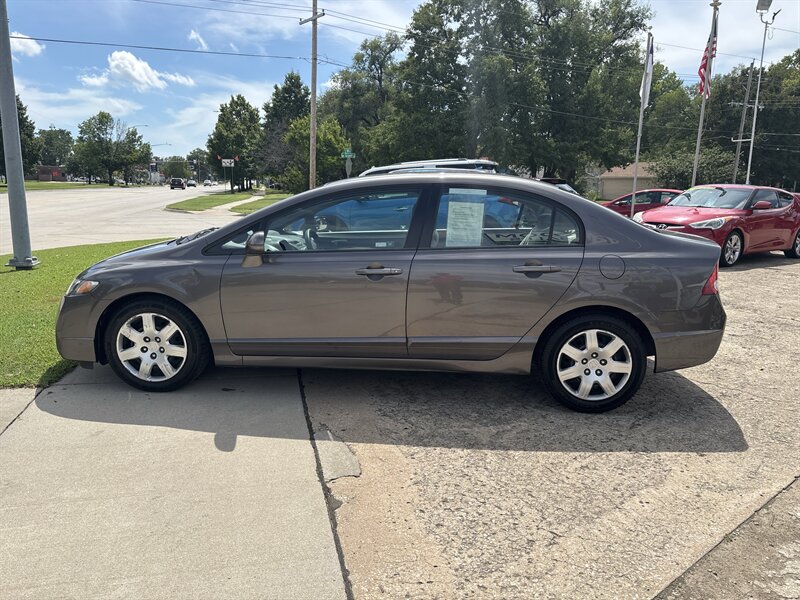 2011 Honda Civic LX   - Photo 6 - Topeka, KS 66608