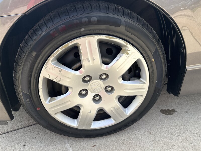 2011 Honda Civic LX   - Photo 8 - Topeka, KS 66608