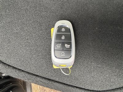 2022 Hyundai SANTA FE SEL   - Photo 32 - Topeka, KS 66608