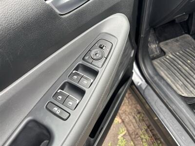 2022 Hyundai SANTA FE SEL   - Photo 9 - Topeka, KS 66608