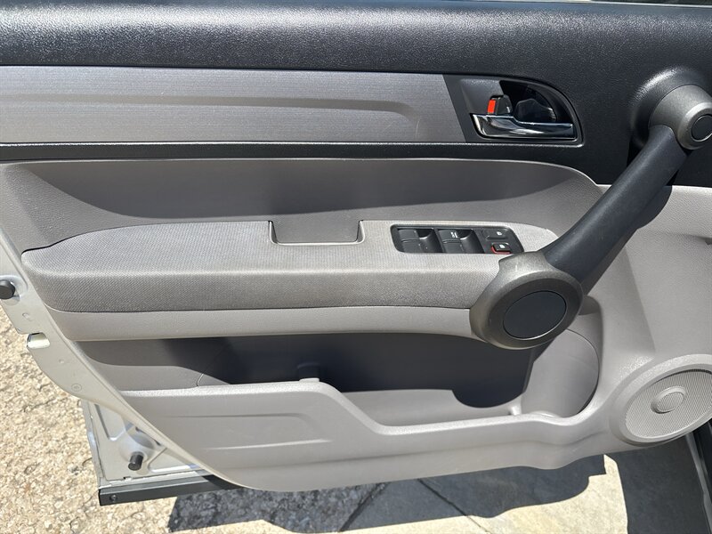 2011 Honda CR-V EX - Photo 11 - Topeka, KS 66608