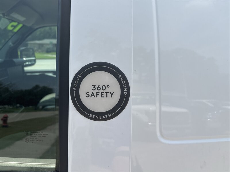 2015 Chevrolet Express 2500   - Photo 8 - Topeka, KS 66608