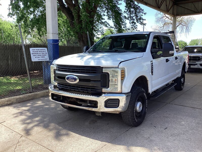 2018 Ford F-250 Super Duty XL   - Photo 1 - Topeka, KS 66608