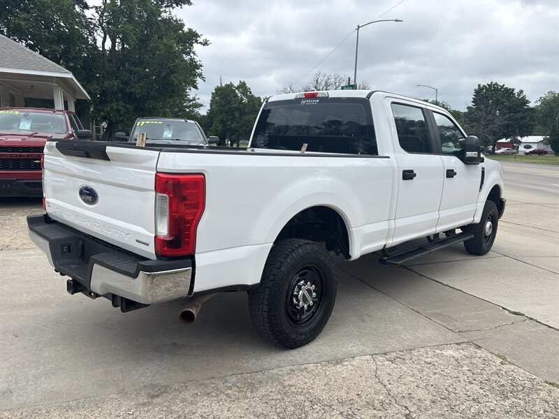 2018 Ford F-250 Super Duty XL - Photo 4 - Topeka, KS 66608