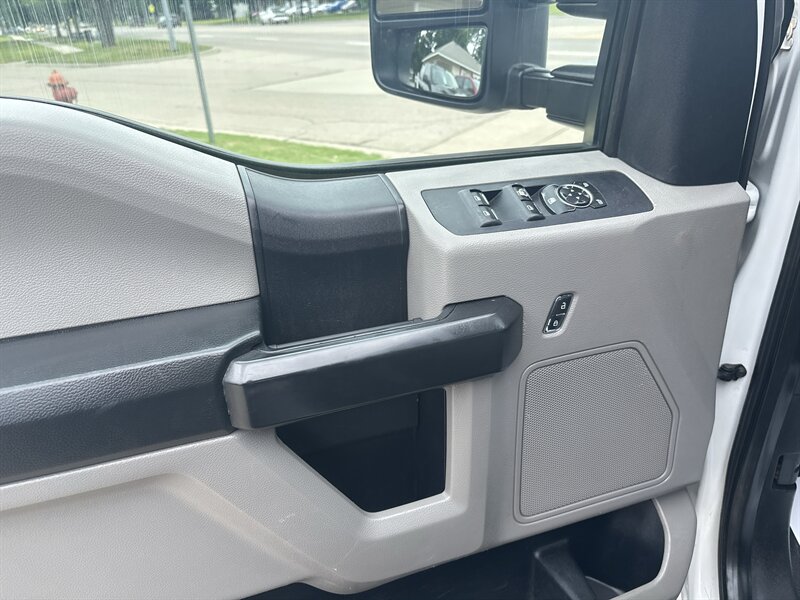 2018 Ford F-250 Super Duty XL - Photo 9 - Topeka, KS 66608