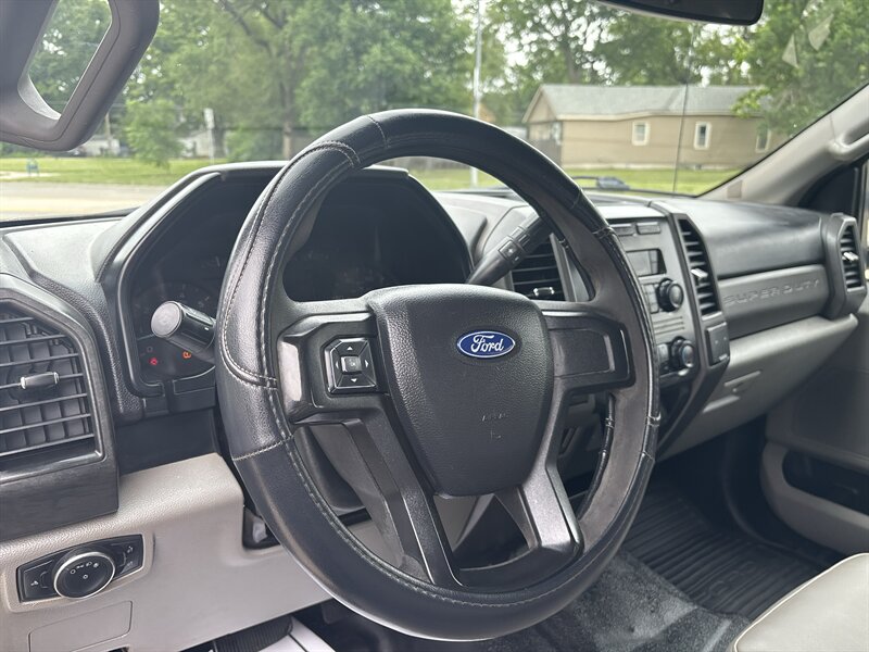 2018 Ford F-250 Super Duty XL - Photo 11 - Topeka, KS 66608