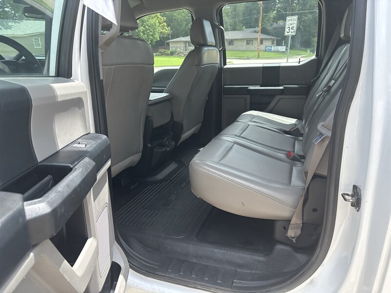 2018 Ford F-250 Super Duty XL   - Photo 15 - Topeka, KS 66608