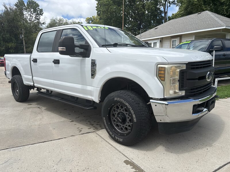 2018 Ford F-250 Super Duty XL   - Photo 4 - Topeka, KS 66608