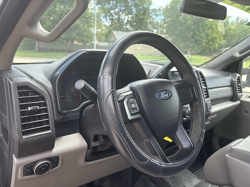 2018 Ford F-250 Super Duty XL   - Photo 11 - Topeka, KS 66608